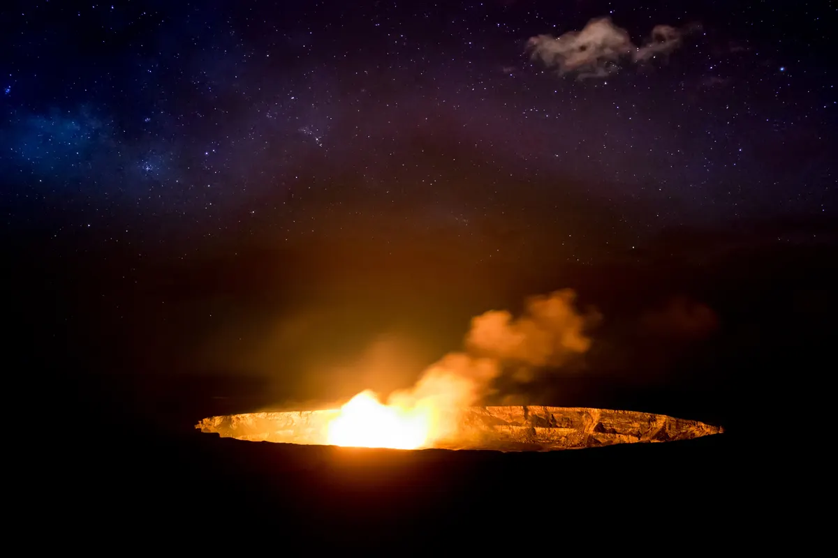 The night sky above Hawaiʻi Volcanoes National Park